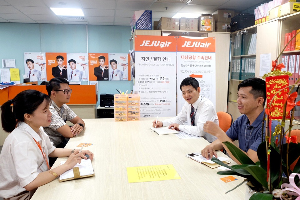 Ga quốc tế Đà Nẵng: “Cánh chim hải âu” của thành phố năng động, hiện đại - 4 Đại diện các hãng bay quốc tế đặt văn phòng tại Nhà ga hành khách quốc tế Đà Nẵng hài lòng với cơ sở hạ tầng mặt đất hiện đại