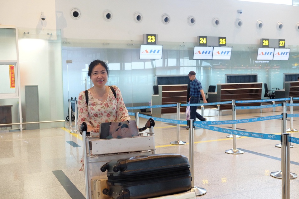Ga quốc tế Đà Nẵng: “Cánh chim hải âu” của thành phố năng động, hiện đại - 5 Hành khách Lê Nguyên: Điều tôi thích nhất Nhà ga hành khách quốc tế Đà Nẵng là sự sạch sẽ, các chỉ dẫn trong Nhà ga rất rõ ràng, thuận tiện cho hành khách