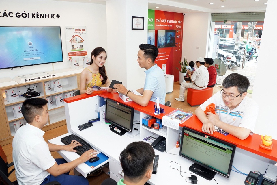 Chương trình khuyến mại mới diễn ra vài ngày kể từ 10/6, nhưng nhiều đại lý K+ đã xảy ra tình trạng khan hiếm đầu thu vì nhu cầu của khách hàng tăng vọt. Đa số khán giả đều không muốn bỏ lỡ cơ hội hiếm hoi này để trở thành thuê bao K+ và tha hồ tận hưởng các giải đấu độc quyền như Premiere League, Champions League, Europa League,... sẽ khởi tranh ngay sau World Cup.