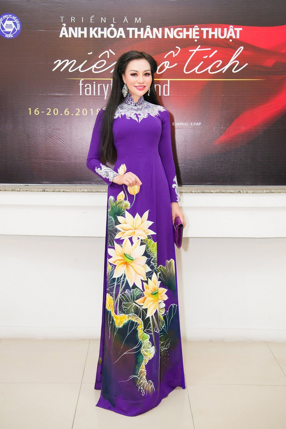 Nữ hoàng Trần Huyền Nhung tiết lộ dự án nghệ thuật Nude với NSNA Thái Phiên - 5 Nữ hoàng Trần Huyền Nhung tiết lộ dự án nghệ thuật Nude với NSNA Thái Phiên - 5