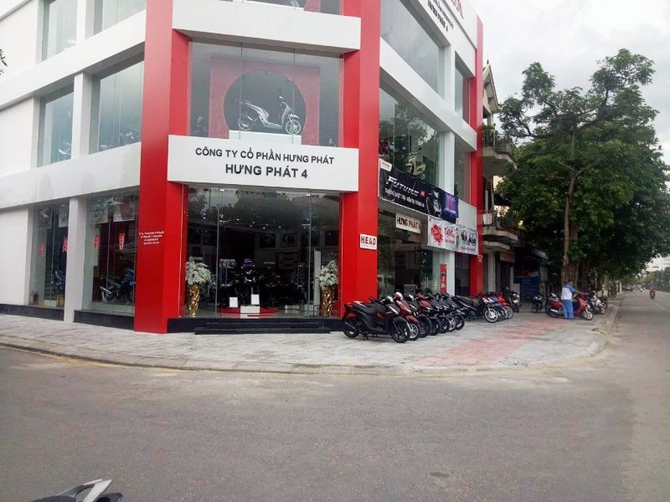 Quảng Bình: Cấp phép cho doanh nghiệp chặt hạ cây xanh để lấy mặt tiền buôn bán! - 2 ... và sau gần 1 tháng vẫn chưa trồng thay cây mới như yêu cầu của các cơ quan chức năng