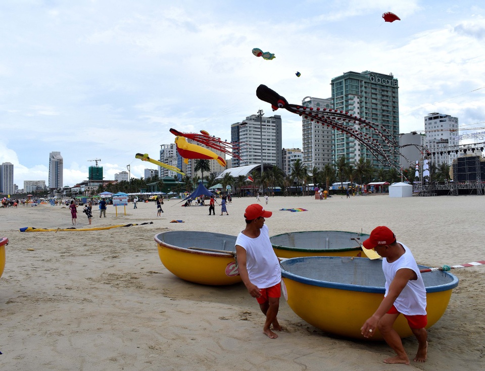 Flashmob bikini sôi động trên bãi biển Đà Nẵng - 5 Trong Chương trình Đà Nẵng - Điểm hẹn mùa hè 2018, người dân và du khách có thể tham gia nhiều hoạt động văn hoá cộng đồng như lễ hội diều, biểu diễn ngoáy thúng...