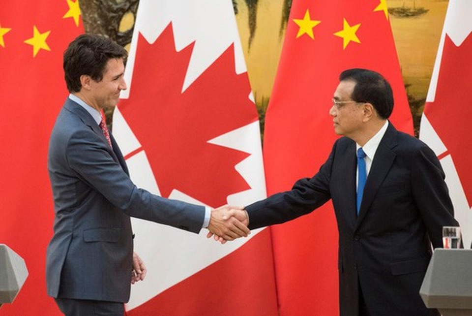 "Thập kỷ vàng" Canada - Trung Quốc gặp khó vì ông Trump - 1
Thủ tướng Canada Justin Trudeau (trái) và Thủ tướng Trung Quốc Lý Khắc Cường tại Bắc Kinh hôm 4-12-2017. Ảnh: Reuters