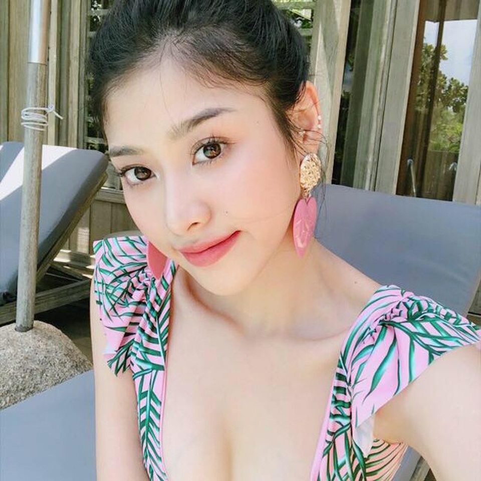 3 năm không gặp, "bản sao Chi Pu" giờ còn nuột nà hơn cả bản chính - 15
Bản sao Chi Pu ngày càng xinh đẹp và táo bạo.