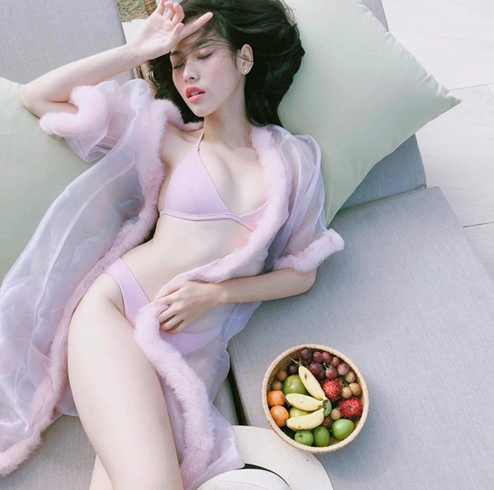 3 năm không gặp, "bản sao Chi Pu" giờ còn nuột nà hơn cả bản chính - 6
Cô nàng ngày càng nóng bỏng đến ngỡ ngàng.