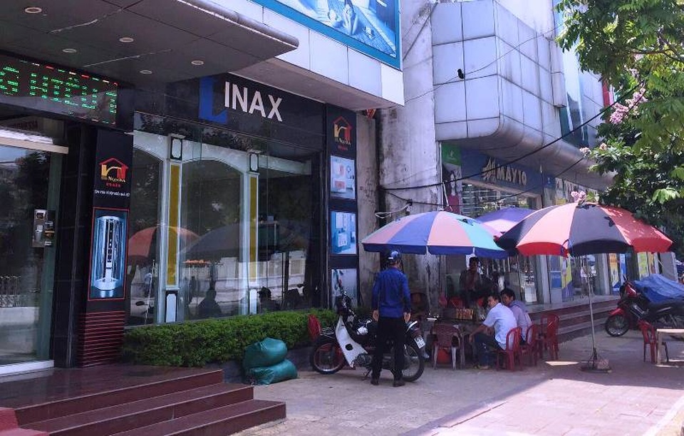 Triệu tập 2 đối tượng hành hung, dọa giết phóng viên - 1
Quán nước đường Lý Thường Kiệt, thuộc phường Lê Hồng Phong - nơi 2 phóng viên bị hành hung