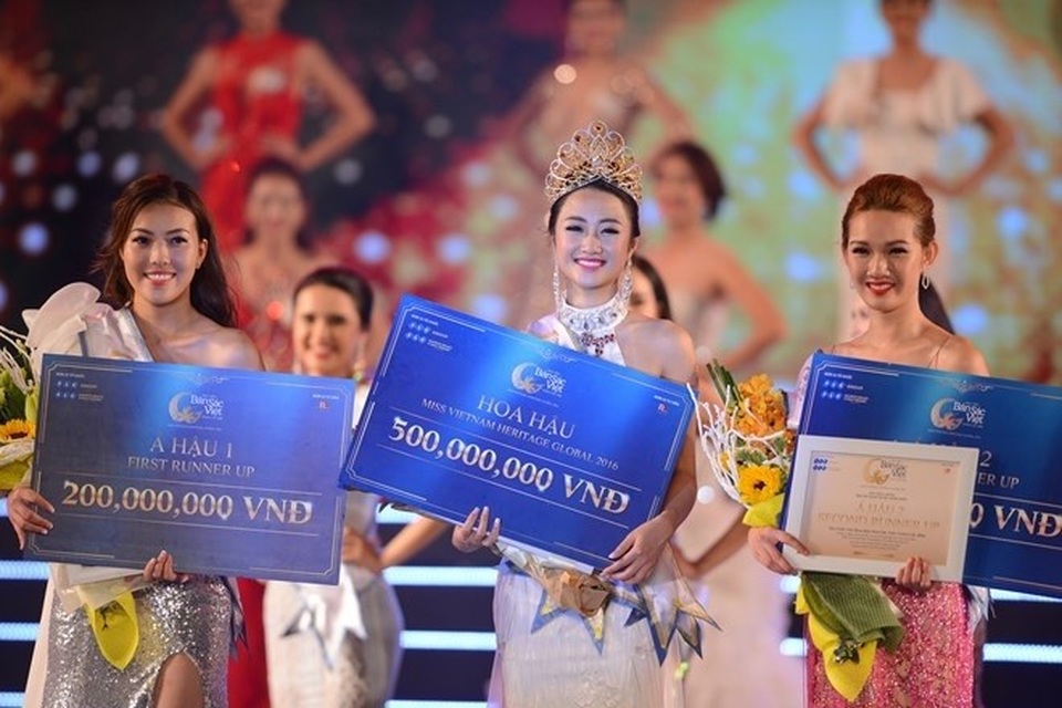 Hoa hậu Bản sắc Việt: Không cấm hoa hậu kết hôn ngay sau khi đăng quang - 2 Việc Trần Thị Thu Ngân lấy chồng ngay sau khi đăng quang Hoa hậu Bản sắc Việt toàn cầu 2016 đã trở thành tâm điểm chú ý của dư luận.