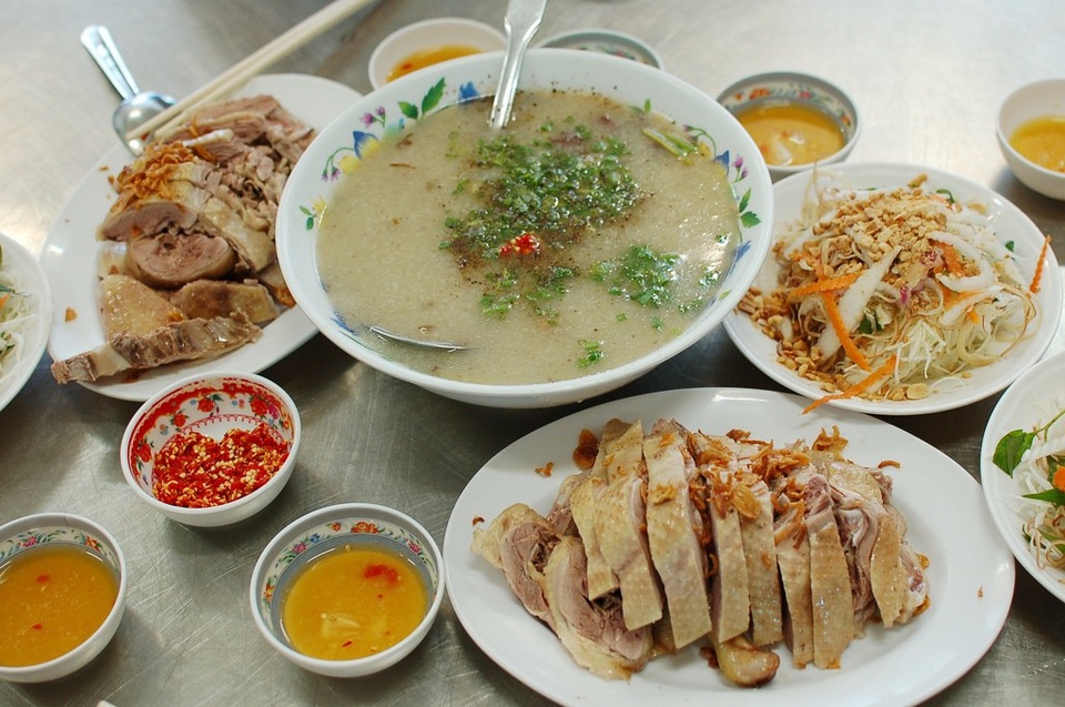 Người Huế ăn gì trong ngày Tết Đoan Ngọ? - 2 Thịt vịt được người dân xứ Huế chế biến thành nhiều món ăn hấp dẫn như cháo vịt…