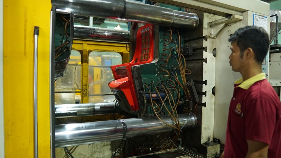 Qui trình sản xuất được quản lý chặt chẽ theo Hệ thống quản lý ISO 9001:2015. Đặc biệt, các sản phẩm nhựa, inox Qui Phúc được sản xuất từ nguyên liệu chính phẩm vệ sinh và an toàn với sức khỏe người tiêu dùng.