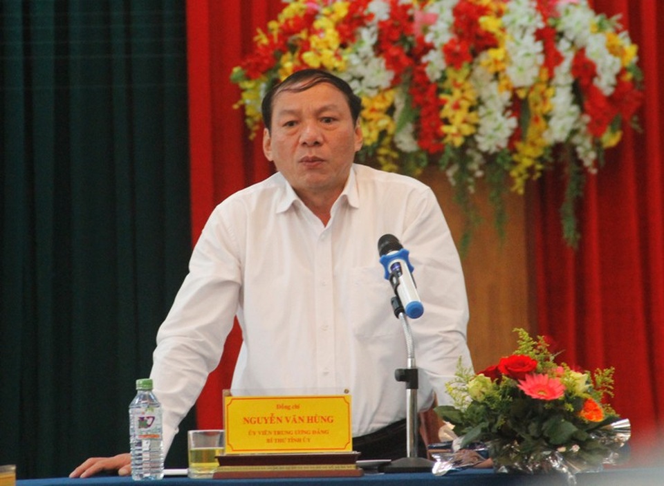 “Quảng Trị cần quan tâm hơn các chính sách cho đồng bào dân tộc” - 2 Bí thư Tỉnh ủy Quảng Trị - ông Nguyễn Văn Hùng đề nghị Quốc hội, Chính phủ quan tâm giới thiệu nhiều doanh nghiệp có tiềm lực vào đầu tư tại địa phương