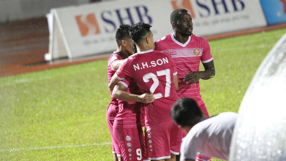 Quang Hải ghi bàn, CLB Hà Nội vẫn thua trận đầu tiên tại V-League 2018 - 6 Trận thắng giúp Sài Gòn FC thoát được vị trí áp chót bảng xếp hạng