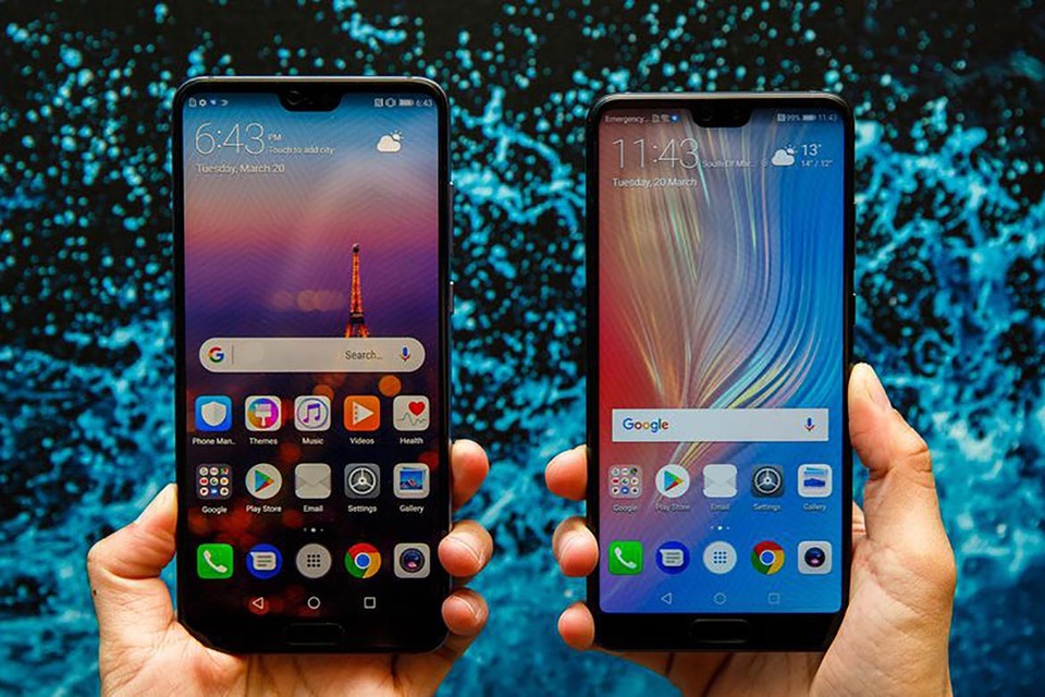 Những smartphone dễ gây nhầm lẫn vì quá giống iPhone X - 2 Bên cạnh nhiều cải tiến đáng chú ý, Huawei P20 và P20 Pro có một điểm chung rất dễ nhận thấy đó là cái tai thỏ.