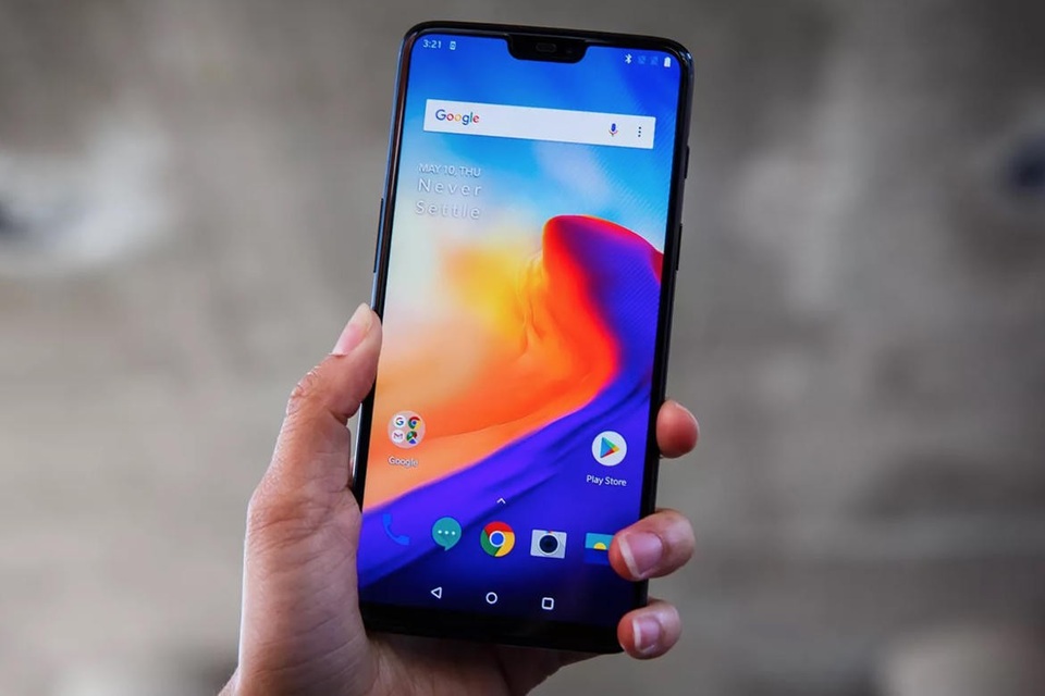 Những smartphone dễ gây nhầm lẫn vì quá giống iPhone X - 3 OnePlus 6 - đối thủ khiến iPhone X khiếp sợ vì vừa có cấu hình cao, thiết kế bắt mắt, lại rẻ hơn rõ rệt.