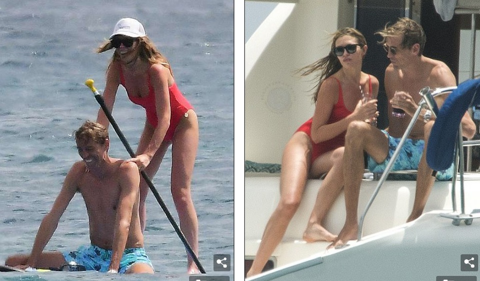 Thân hình nóng bỏng của gái ba con Abbey Clancy - 9
Siêu mẫu tóc vàng và chồng vẫn tranh thủ thời gian đưa nhau đi nghỉ mát để hâm nóng tình cảm