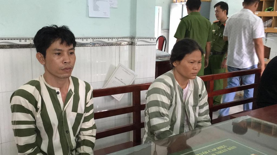 Khởi tố nữ công nhân ném đá cảnh sát cơ động - 2 Phạm Thị Thu Thủy và Lê Trọng Nghĩa tại cơ quan công an