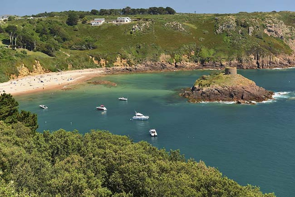 Nghỉ hè mà được đi tới những vùng đất đẹp lung linh thế này thì còn gì bằng - 14