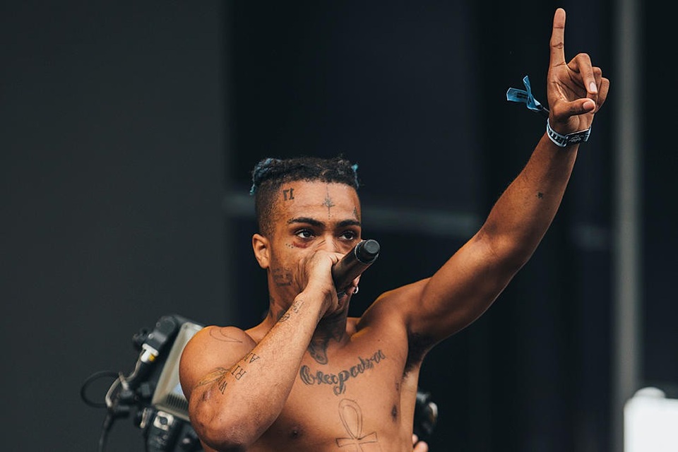 Rapper 20 tuổi bị bắn chết - 7
XXXTentacion là một trong những Rapper trẻ đang lên của Mỹ. Hôm thứ 2, trong chia sẻ mới trên trang cá nhân Instagram, XXXTentacion còn nói anh có kế hoạch cho 1 buổi diễn từ thiện tại Florida, Mỹ.