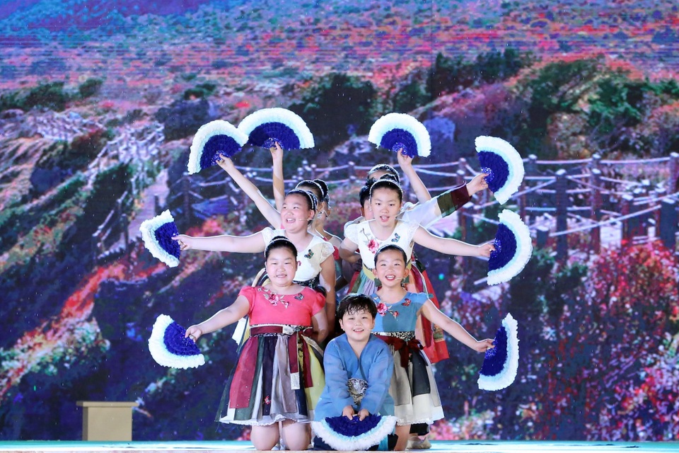 Sôi động Lễ hội carnival thiếu nhi quốc tế chưa từng có ở Nha Trang - 7 Nga - Trung Quốc - Hàn Quốc.
