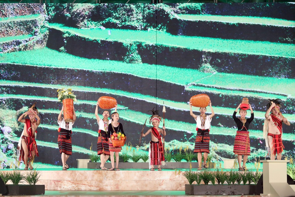 Sôi động Lễ hội carnival thiếu nhi quốc tế chưa từng có ở Nha Trang - 3 Đoàn Philippines.