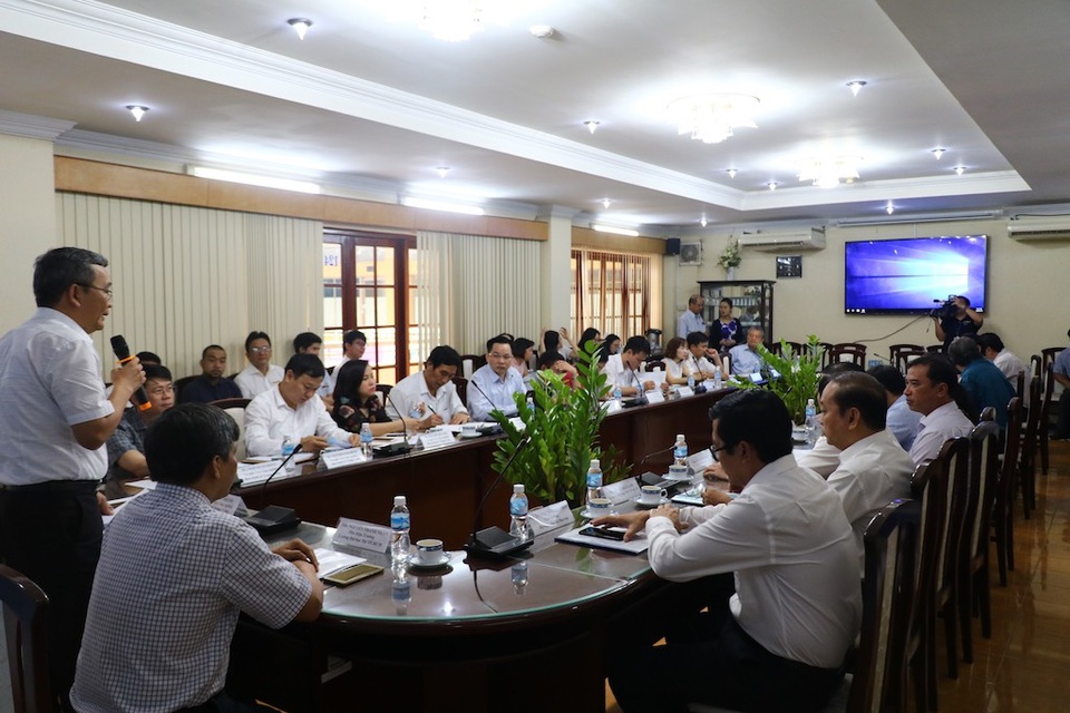 "Không có nước nào trên thế giới lại có nhiều ngành nghề như ở Việt Nam" - 3 Các chuyên gia đã cùng trao đổi và nêu ra những ý kiến, đề xuất sáng tạo, thực tiễn để làm rõ hơn những tác động toàn diện của cuộc cách mạng công nghiệp 4.0.