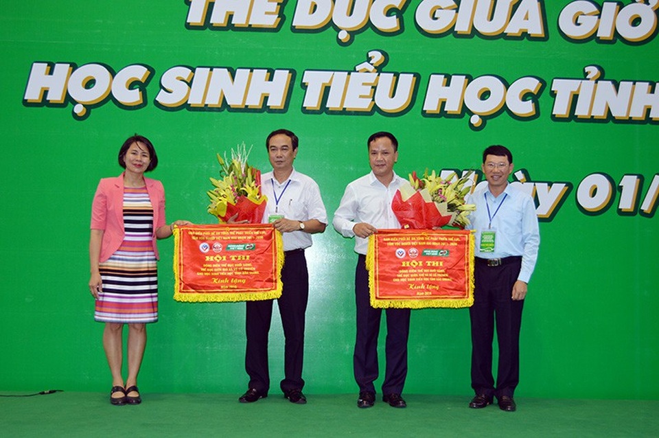 Tưng bừng Hội thi thể dục buổi sáng, giữa giờ và võ cổ truyền 2018 - 1 Tưng bừng Hội thi thể dục buổi sáng, giữa giờ và võ cổ truyền 2018 - 1