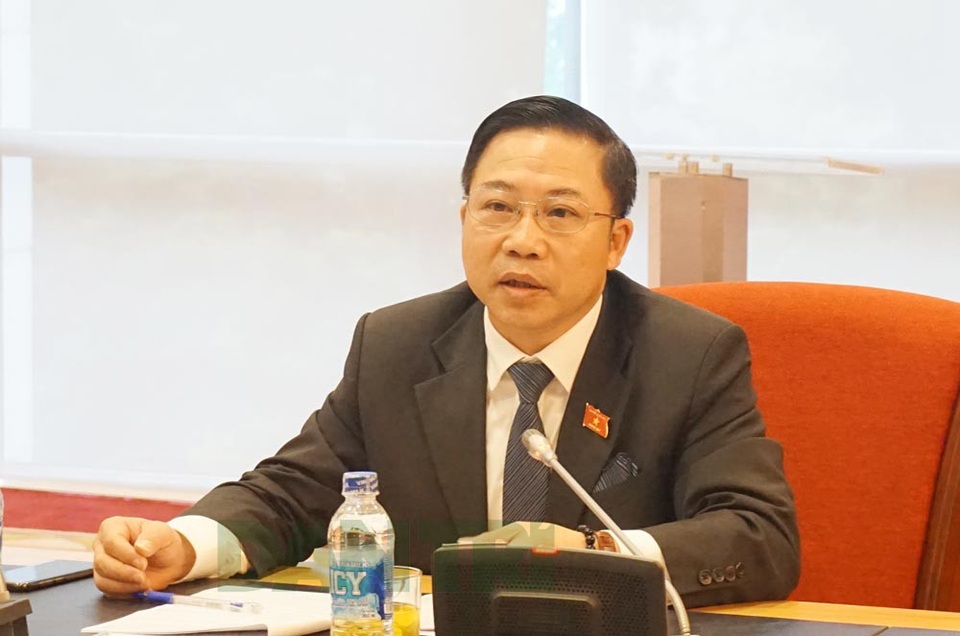 Đường sắt Việt Nam: “3 năm đèn sách để 30 năm xách đèn” - 3 Ông Lưu Bình Nhưỡng.