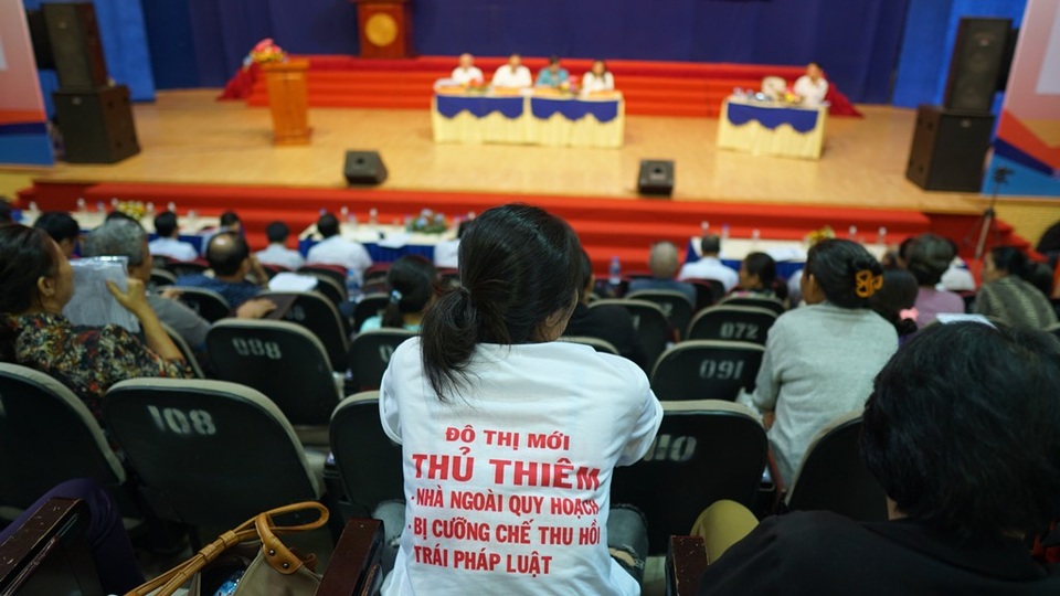 Bí thư Nguyễn Thiện Nhân: Sẽ gặp dân cho đến khi giải quyết xong bức xúc Thủ Thiêm - 12 Cử tri in nỗi bức xúc lên áo