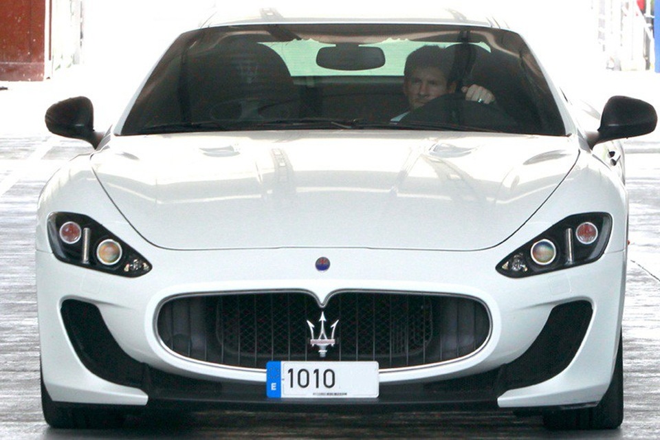 Choáng với bộ sưu tập xe của các ngôi sao World Cup 2018 - 8