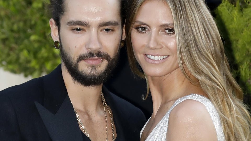 Heidi Klum hạnh phúc hôn bồ kém 17 tuổi - 7
3 tháng bên bồ mới, Heidi Klum như trẻ trung và quyến rũ hơn.