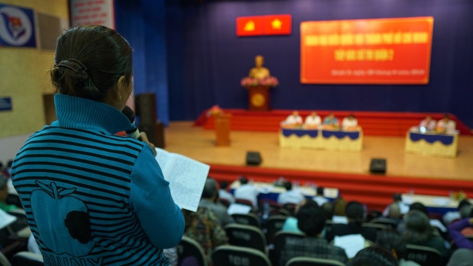 Bí thư Nguyễn Thiện Nhân: Sẽ gặp dân cho đến khi giải quyết xong bức xúc Thủ Thiêm - 6 Người dân quận 2 bày tỏ bức xúc bị dồn nén hơn 10 năm qua về dự án khu đô thị mới Thủ Thiêm