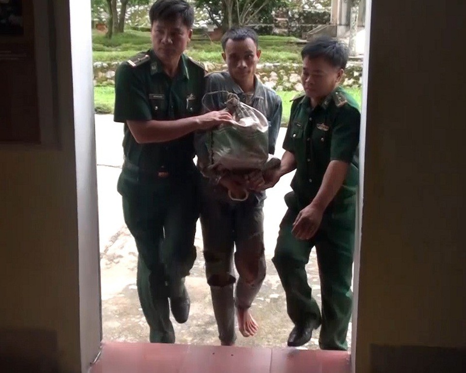 Thưởng nóng lực lượng BĐBP sau thành tích phá 2 chuyên án ma túy lớn - 1 Đối tượng người Lào vận chuyển hàng chục ngàn viên ma túy bị lực lượng BĐBP bắt giữ
