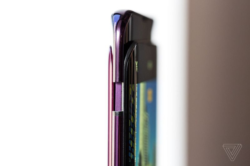 Oppo trình làng smartphone có thiết kế camera trước/sau cực độc đáo - 10 Oppo trình làng smartphone có thiết kế camera trước/sau cực độc đáo - 10