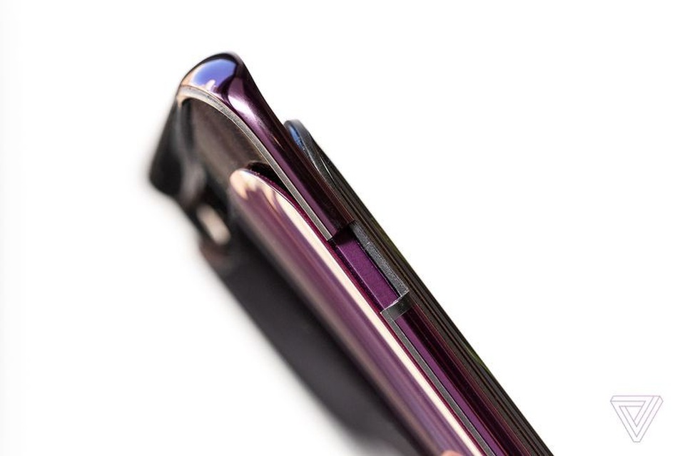 Oppo trình làng smartphone có thiết kế camera trước/sau cực độc đáo - 11 Cận cảnh phần mô-đun chứa camera trước và sau