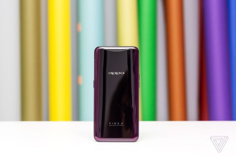 Oppo trình làng smartphone có thiết kế camera trước/sau cực độc đáo - 4 Mặt sau cũng không có sự hiện diện của camera hay cảm biến vân tay