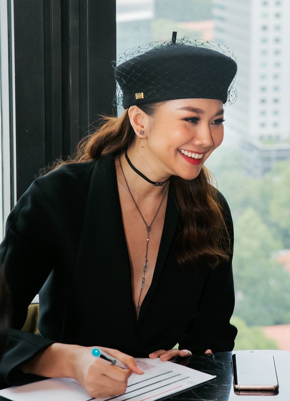 Á hậu Hoàng Oanh gọi Thanh Hằng là “người đàn ông của lòng em” - 7 Sau nhiều năm, Thanh Hằng khẳng định giá trị nhất định của mình trong nghệ thuật từ sàn diễn thời trang đến vai trò diễn viên. Hiện tại cô cũng đang gây chú ý khi vừa đảm nhận vị trí huấn luyện viên The Face 2018 bên cạnh Minh Hằng và Võ Hoàng Yến.