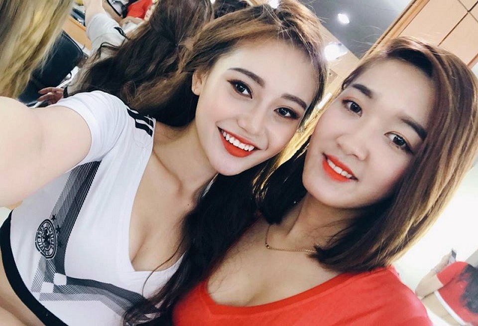 Thiếu nữ xinh đẹp được khen ngợi hết lời vì hiểu biết về bóng đá trên truyền hình - 14 Thiếu nữ xinh đẹp được khen ngợi hết lời vì hiểu biết về bóng đá trên truyền hình - 14