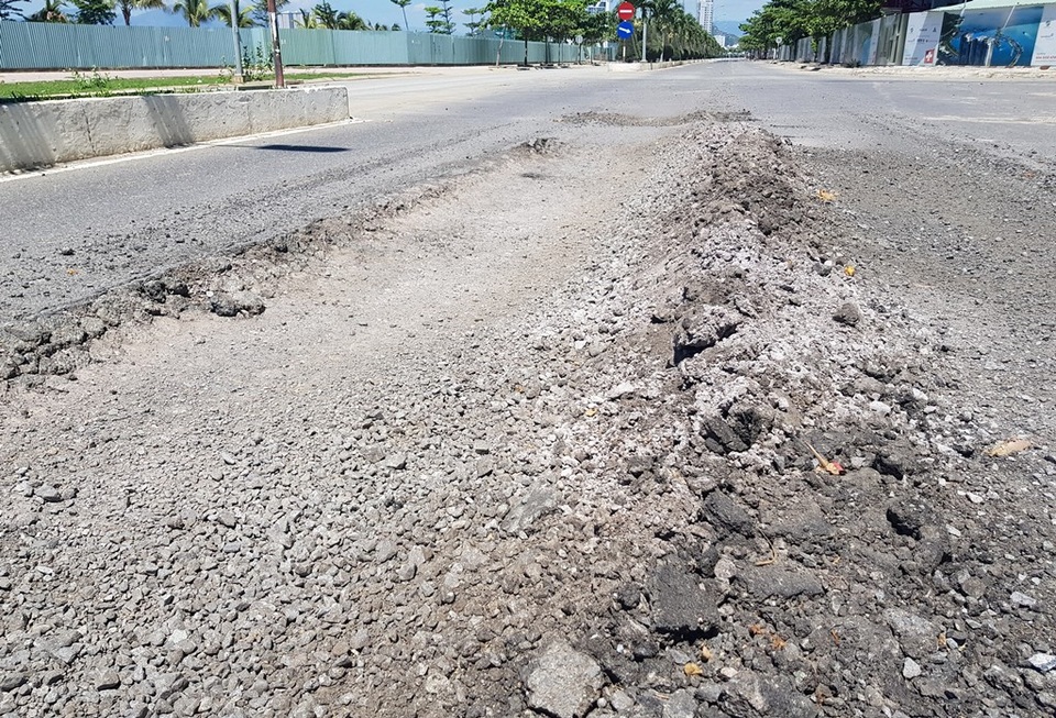 Đường ven biển Nha Trang như “ruộng bậc thang” - 1 Đường ven biển Nha Trang như “ruộng bậc thang” - 1
