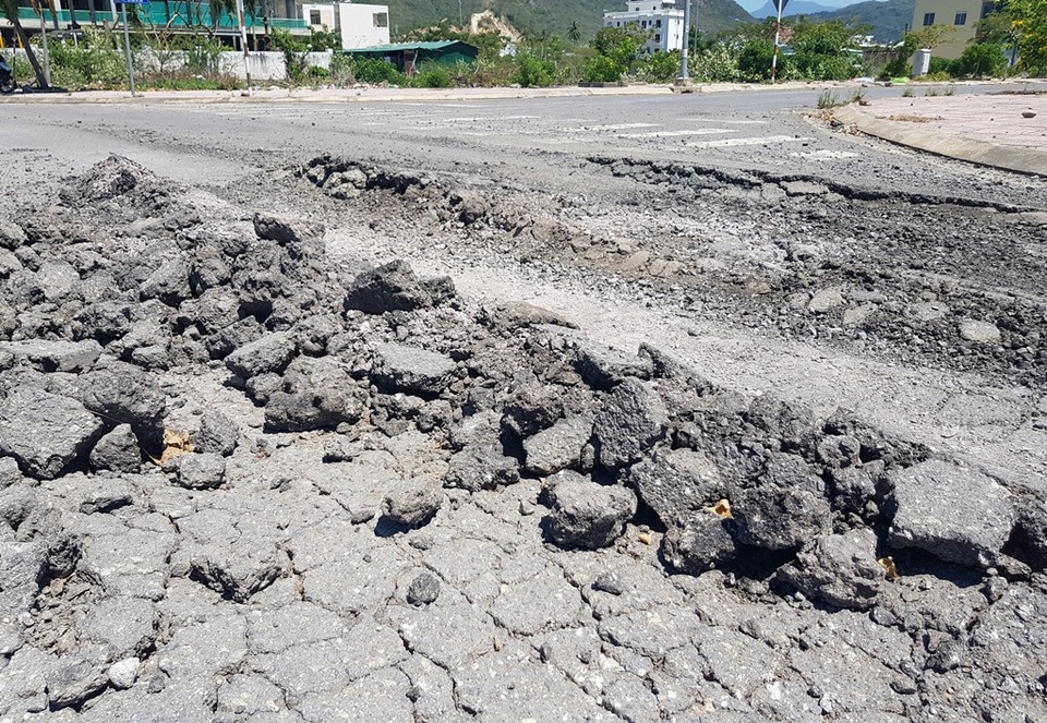 Đường ven biển Nha Trang như “ruộng bậc thang” - 3 Đường ven biển Nha Trang như “ruộng bậc thang” - 3