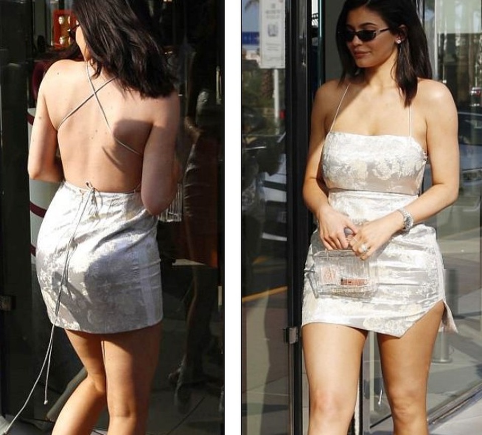 Kylie Jenner gợi cảm với váy siêu ngắn - 3
Kylie mới sinh con gái đầu lòng cách đây 4 tháng nhưng cô đã hoàn toàn lấy lại vóc dáng chuẩn