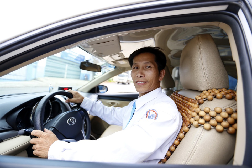 Tài xế Võ Quốc Phi, người đỡ đẻ thành công cho sản phụ trên đèo Tà Nung