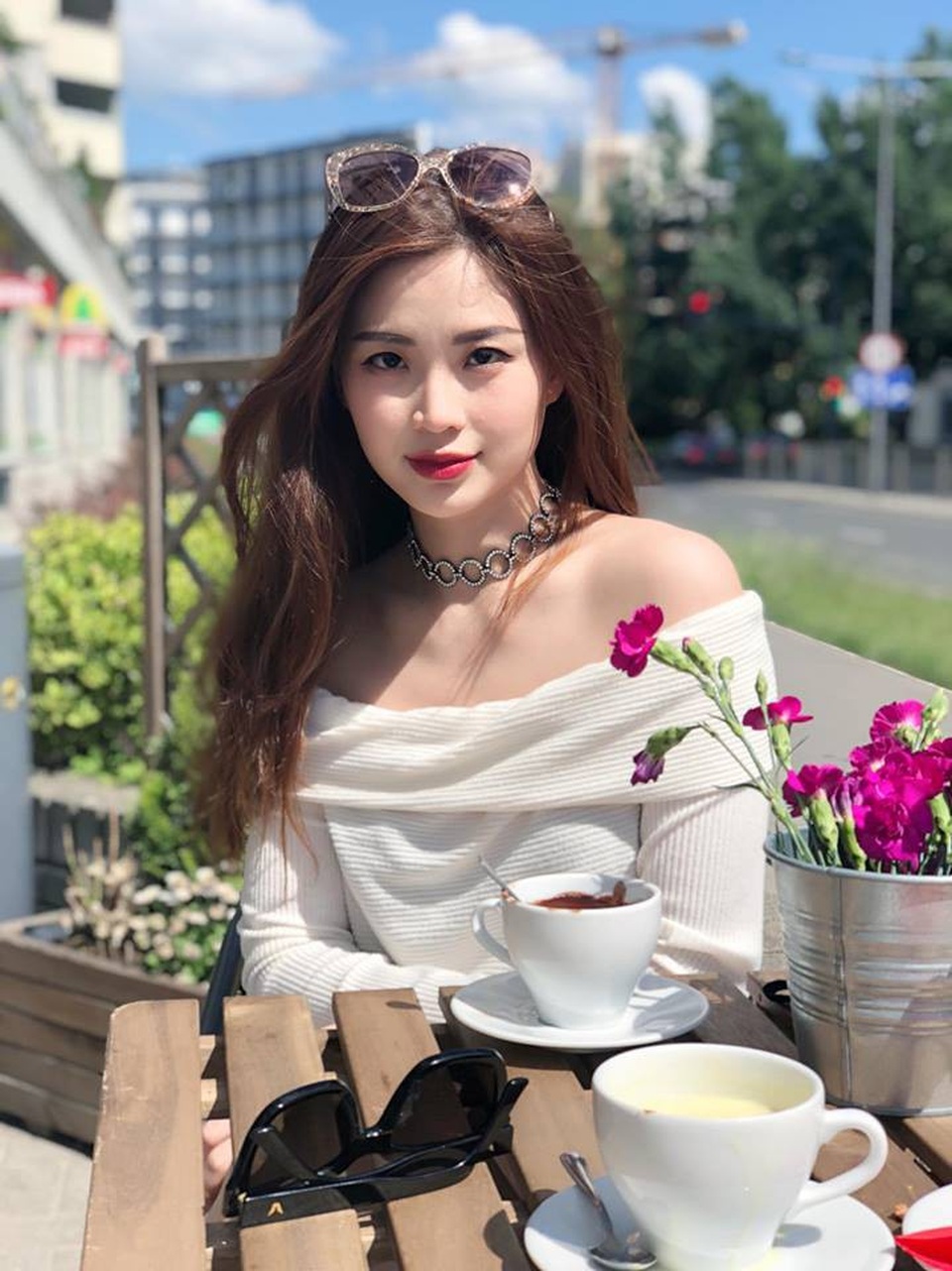 Ngẩn ngơ dàn mỹ nhân Việt có duyên với nghề báo, sẵn sàng lăn xả vì nghề - 8 Người đẹp đang nỗ lực để có thể đạt được sự chuyên nghiệp hơn nữa. Ngoài ra, bật mí về thần tượng trong lĩnh vực MC, Diễm Trang cho biết, cô rất ngưỡng mộ Steve Harvey và Oprah Winfrey.