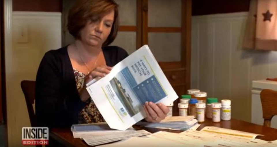 10 năm rò khí độc trong nhà mà không biết, người phụ nữ mắc bệnh lạ - 2 Dù đã uống rất nhiều loại thuốc mỗi ngày mà bệnh tình của cô không hề thuyên giảm