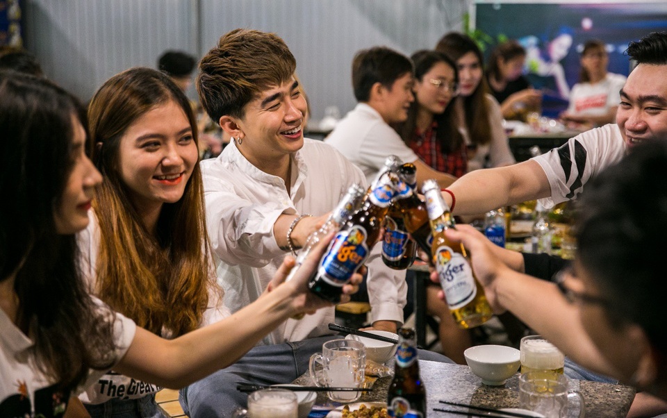 Người hâm mộ cả nước ganh tị vì màn "chiều" fan Quy Nhơn ngọt sớt của Chi Dân - 2 Người hâm mộ cả nước ganh tị vì màn "chiều" fan Quy Nhơn ngọt sớt của Chi Dân - 2