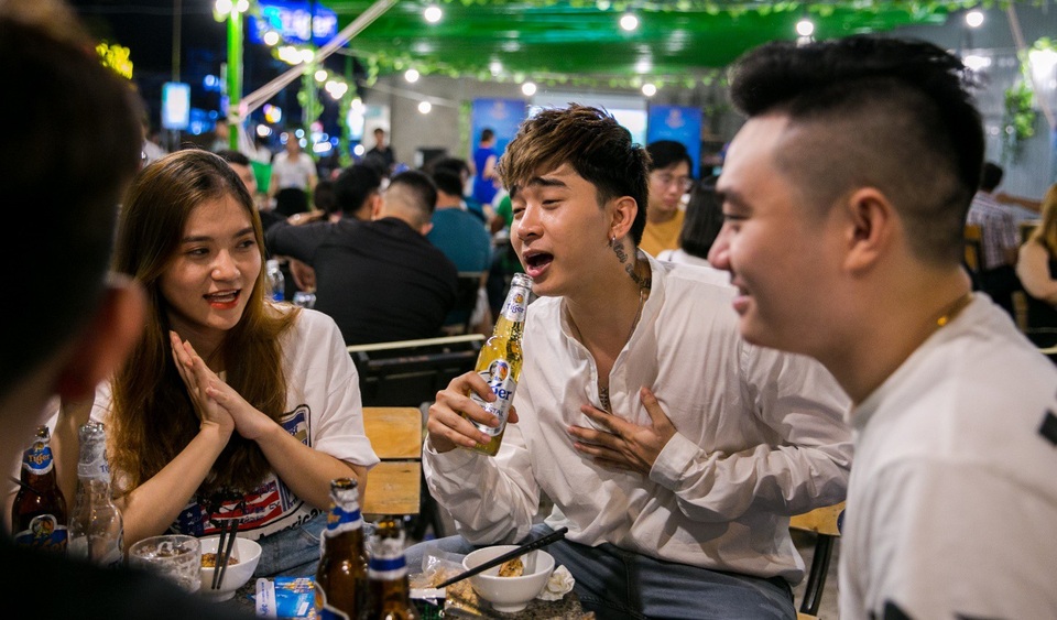 Người hâm mộ cả nước ganh tị vì màn "chiều" fan Quy Nhơn ngọt sớt của Chi Dân - 5 Người hâm mộ cả nước ganh tị vì màn "chiều" fan Quy Nhơn ngọt sớt của Chi Dân - 5