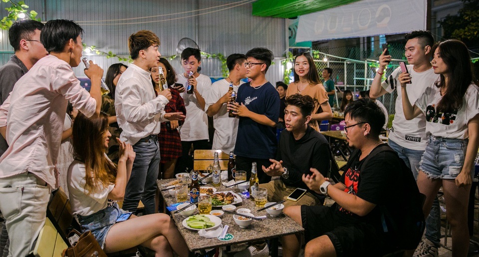 Người hâm mộ cả nước ganh tị vì màn "chiều" fan Quy Nhơn ngọt sớt của Chi Dân - 7 Người hâm mộ cả nước ganh tị vì màn "chiều" fan Quy Nhơn ngọt sớt của Chi Dân - 7