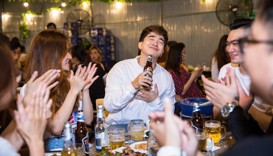 Người hâm mộ cả nước ganh tị vì màn "chiều" fan Quy Nhơn ngọt sớt của Chi Dân - 9 Người hâm mộ cả nước ganh tị vì màn "chiều" fan Quy Nhơn ngọt sớt của Chi Dân - 9