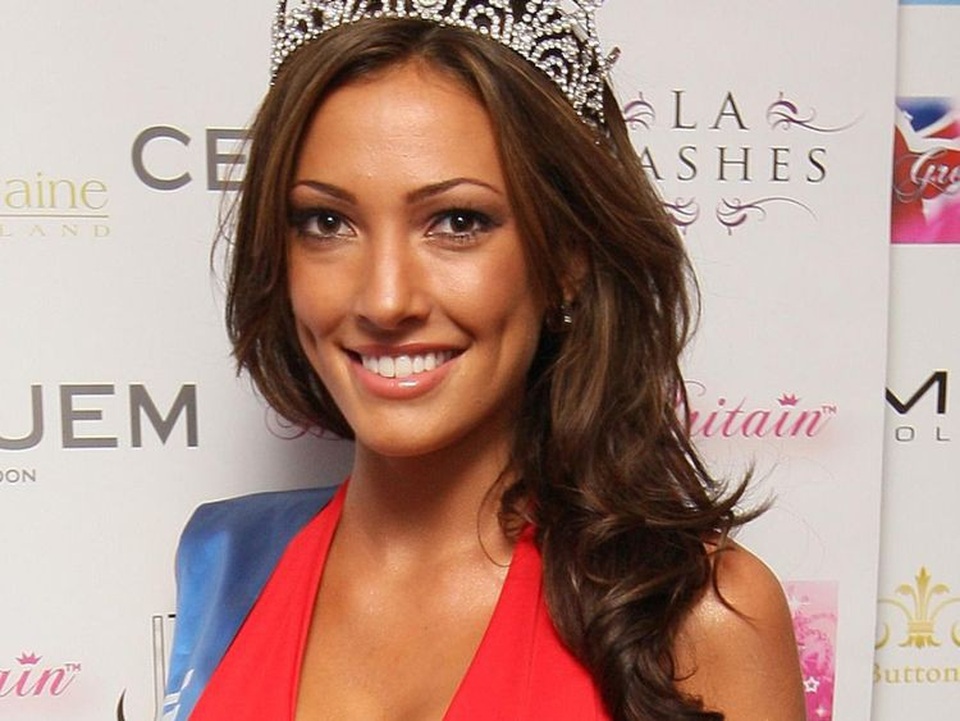 Cựu hoa hậu Anh đột tử ở tuổi 32 - 2
Sophie Gradon, 32 tuổi được tìm thấy trong tình trạng đã chết tại nhà bố mẹ ở Medburn, Anh quốc