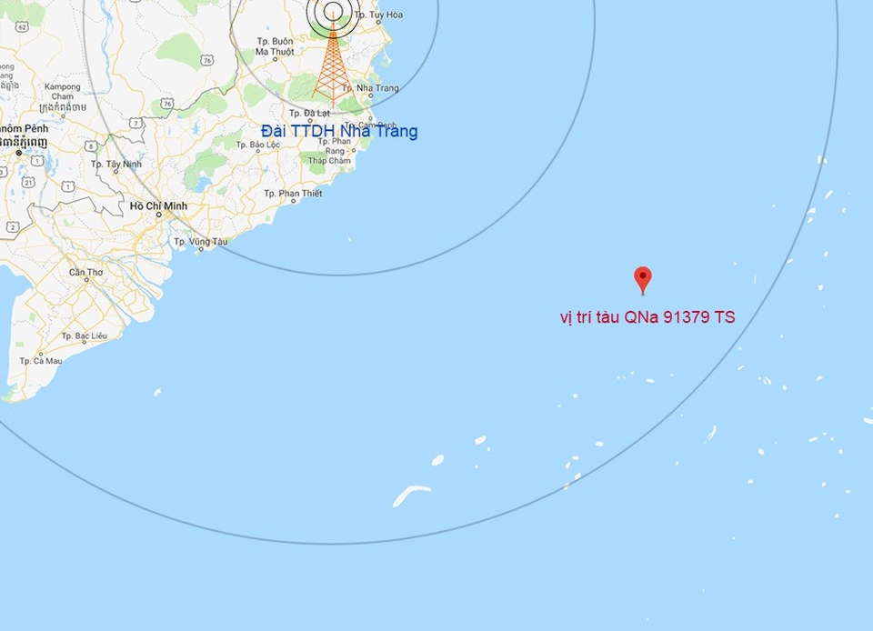Tàu câu mực hỏng máy, 44 ngư dân lênh đênh trên biển - 1 Vị trí tàu QNa 91379 bị nạn