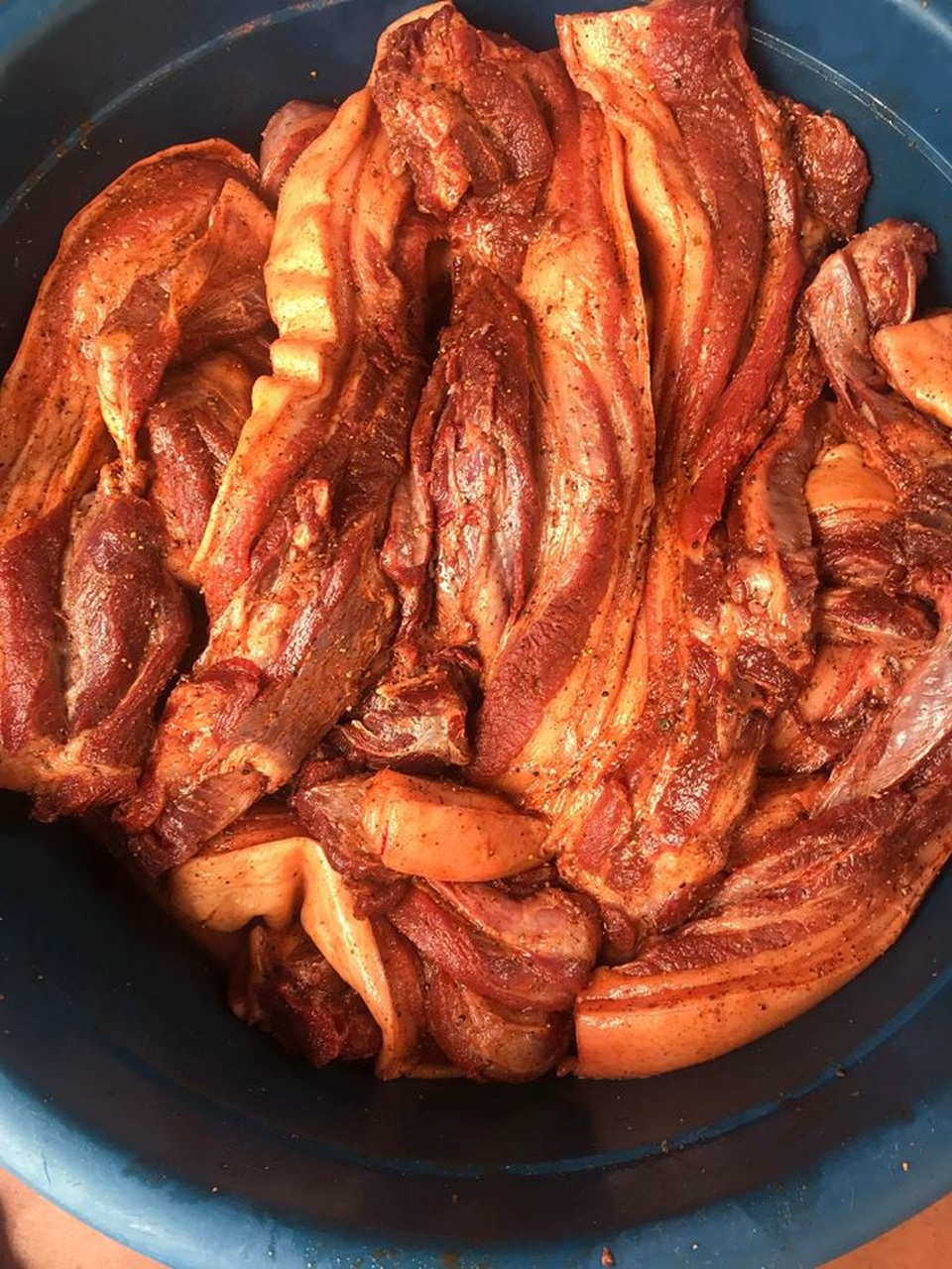 Bán cả tạ lợn sấy gác bếp mùa World Cup - 2 Ướp gia vị 6 tiếng là khâu quan trọng nhất