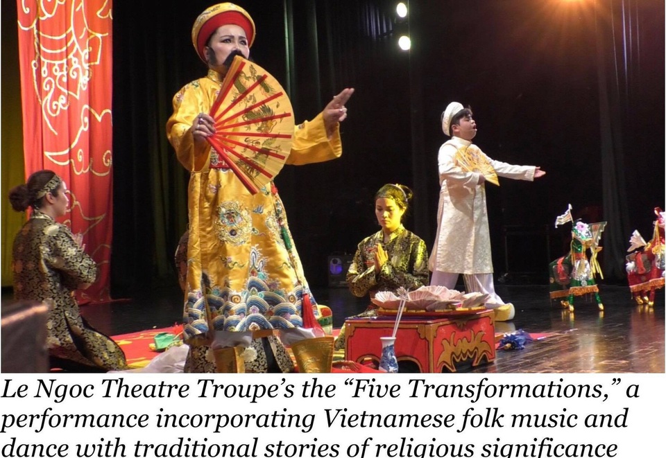 “Cậu bé Việt tặng hoa nguyên thủ” hát chầu văn trong chương trình vì hòa bình của UNESCO - 1 Màn trình diễn chầu văn của NSND Lệ Ngọc Diễn và Nguyễn Như Khôi lên các báo nước ngoài
